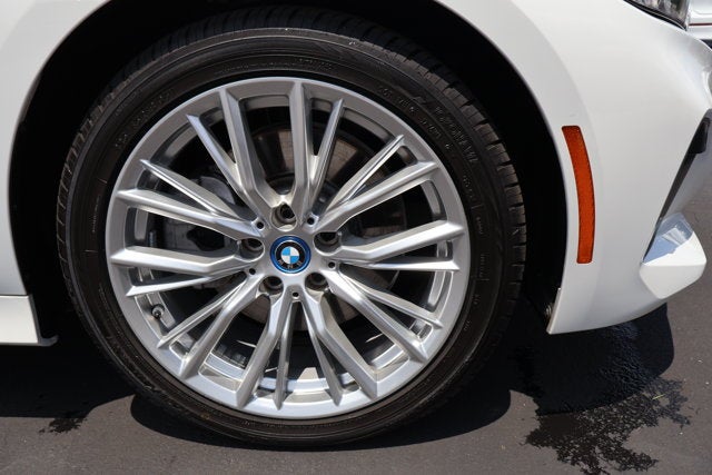 2023 BMW 3 Series 330e