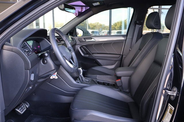 2023 Volkswagen Tiguan SE R-Line Black