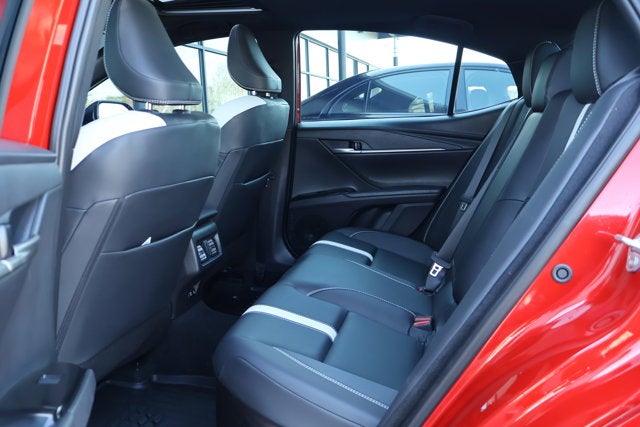 2025 Toyota Camry SE Hybrid