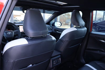 2025 Toyota Camry SE Hybrid