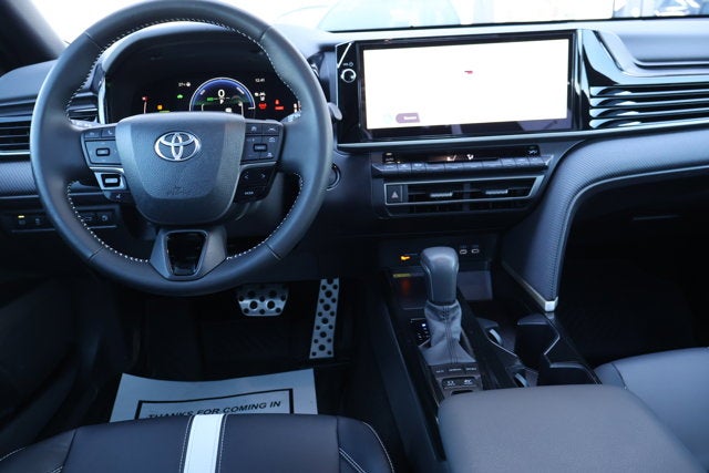2025 Toyota Camry SE Hybrid
