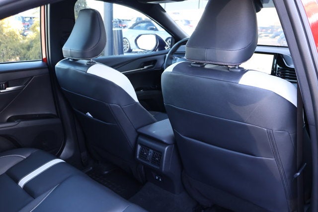 2025 Toyota Camry SE Hybrid