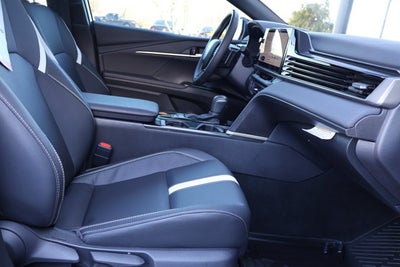 2025 Toyota Camry SE Hybrid