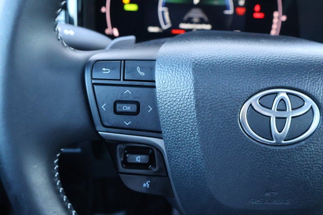 2025 Toyota Camry SE Hybrid