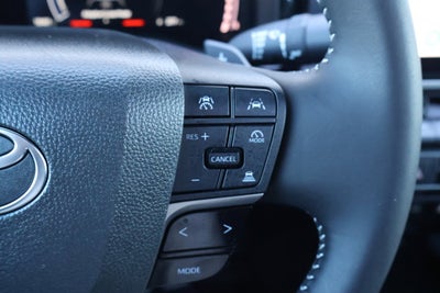 2025 Toyota Camry SE Hybrid