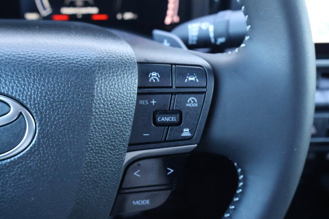 2025 Toyota Camry SE Hybrid