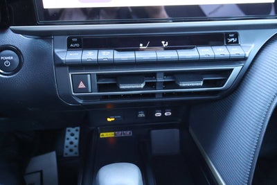 2025 Toyota Camry SE Hybrid