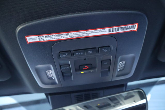 2025 Toyota Camry SE Hybrid