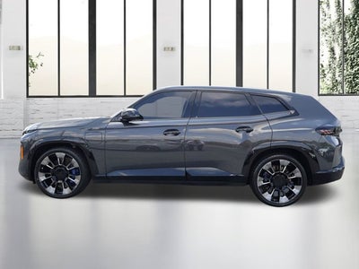 2024 BMW XM Base