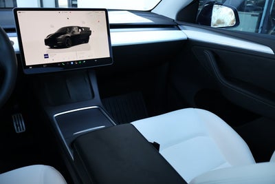 2024 Tesla Model Y Performance