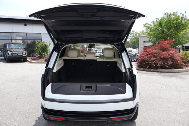 2023 Land Rover Range Rover SE
