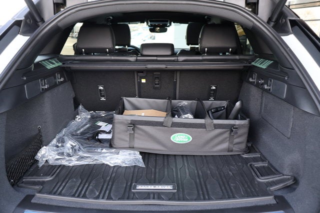 2026 Land Rover Range Rover Velar Dynamic SE