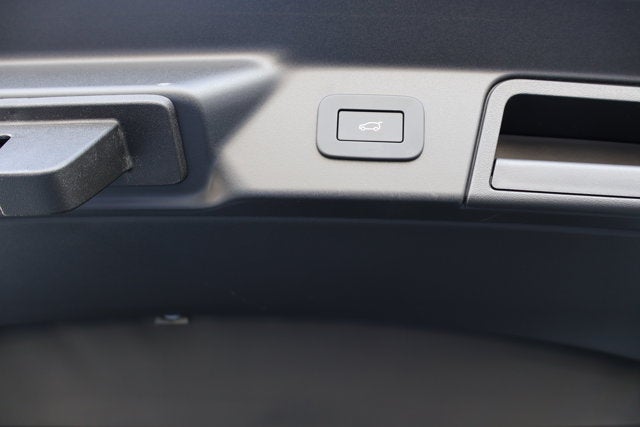 2026 Land Rover Range Rover Velar Dynamic SE