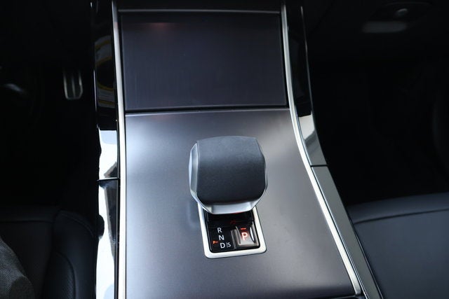 2026 Land Rover Range Rover Velar Dynamic SE