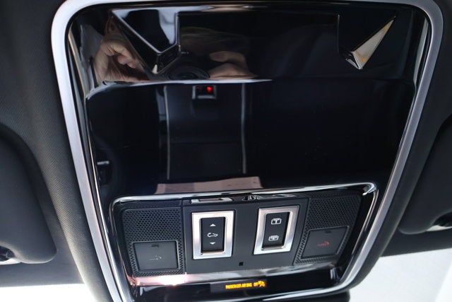 2026 Land Rover Range Rover Velar Dynamic SE