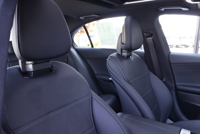 2025 Mercedes-Benz C-Class C 300W