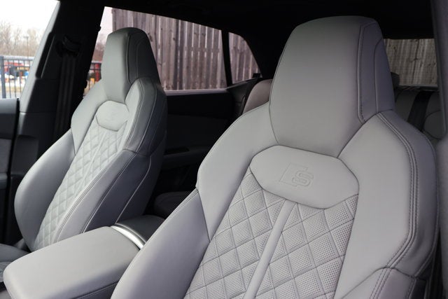 2025 Audi SQ8 Premium Plus