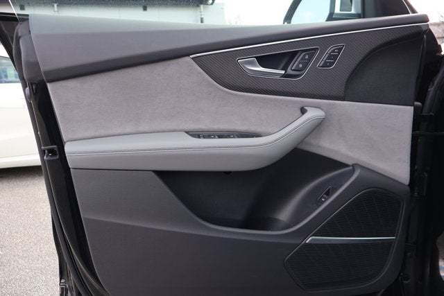 2025 Audi SQ8 Premium Plus