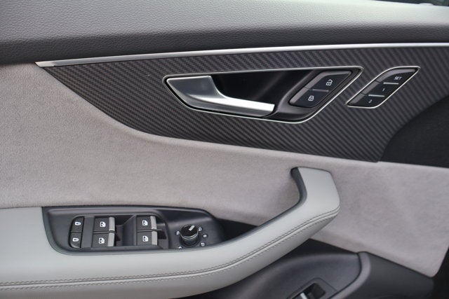 2025 Audi SQ8 Premium Plus