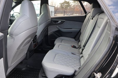 2025 Audi SQ8 Premium Plus