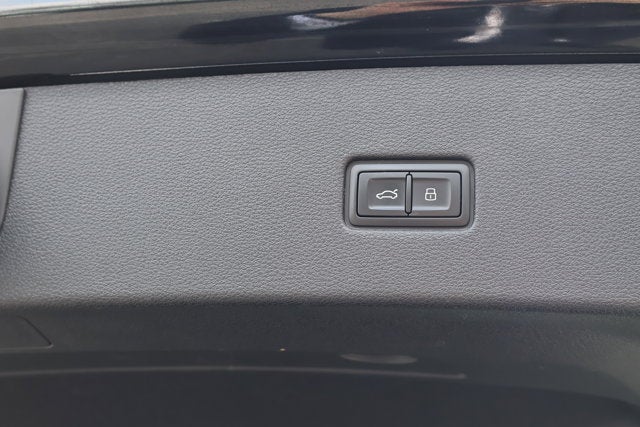 2025 Audi SQ8 Premium Plus