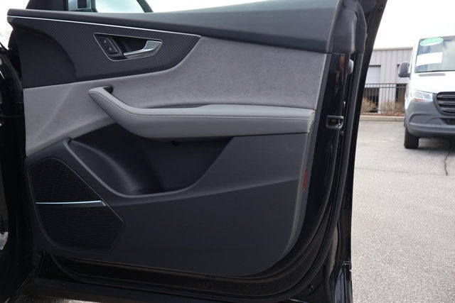 2025 Audi SQ8 Premium Plus