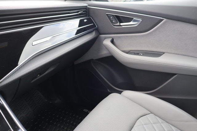 2025 Audi SQ8 Premium Plus