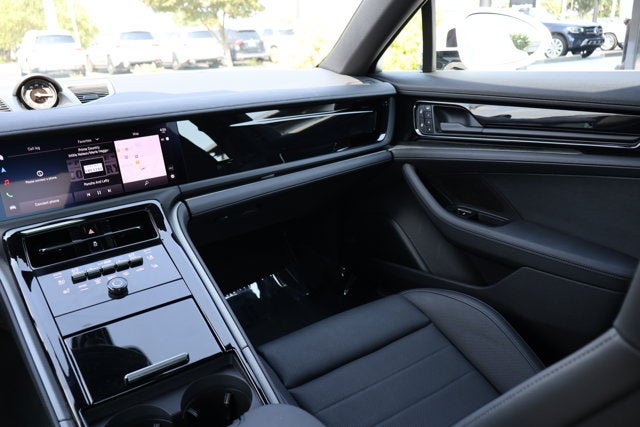 2025 Porsche Panamera Base