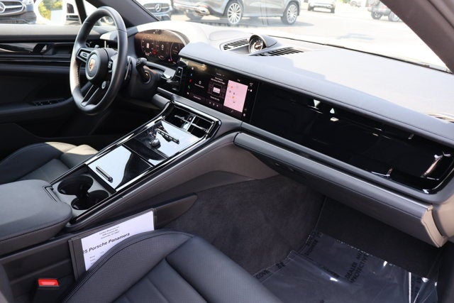2025 Porsche Panamera Base