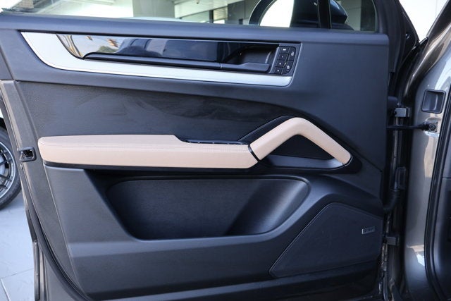 2024 Porsche Cayenne Base