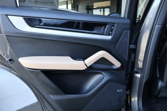 2024 Porsche Cayenne Base