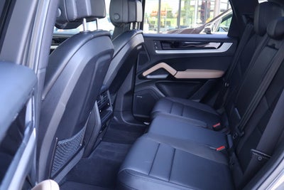 2024 Porsche Cayenne Base