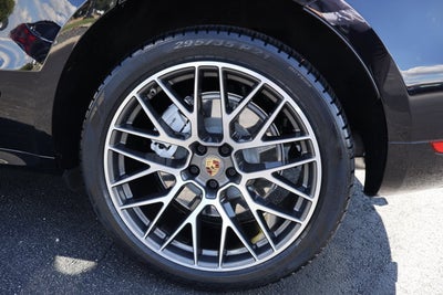 2020 Porsche Macan Turbo