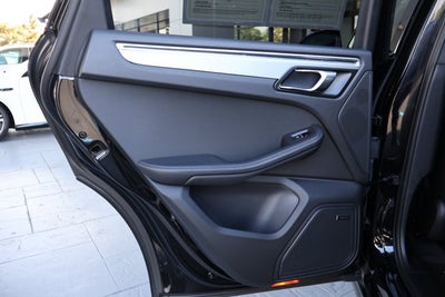 2020 Porsche Macan Turbo