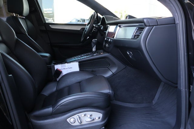 2020 Porsche Macan Turbo