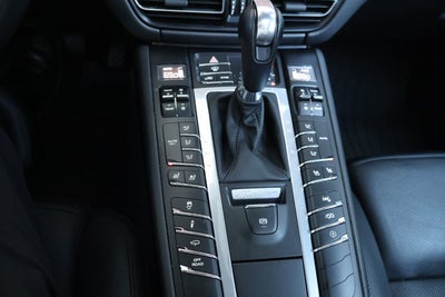 2020 Porsche Macan Turbo