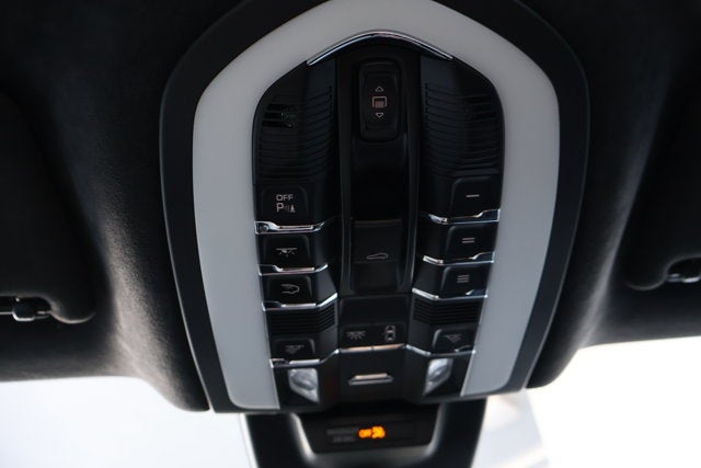 2020 Porsche Macan Turbo