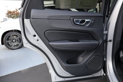 2024 Volvo XC60 Plus Dark Theme