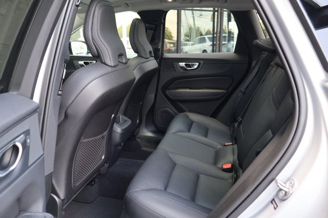 2024 Volvo XC60 Plus Dark Theme