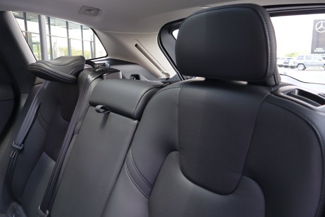 2024 Volvo XC60 Plus Dark Theme