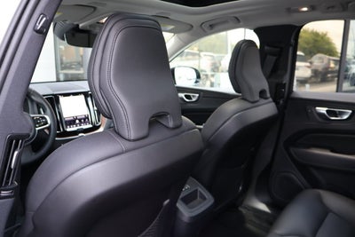 2024 Volvo XC60 Plus Dark Theme