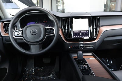 2024 Volvo XC60 Plus Dark Theme