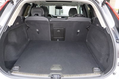 2024 Volvo XC60 Plus Dark Theme