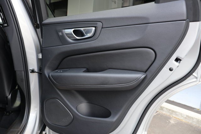 2024 Volvo XC60 Plus Dark Theme