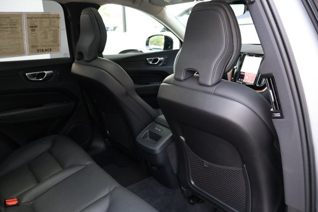 2024 Volvo XC60 Plus Dark Theme