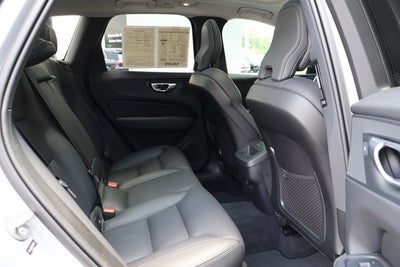 2024 Volvo XC60 Plus Dark Theme