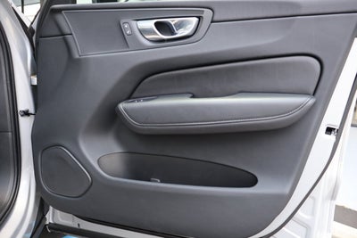 2024 Volvo XC60 Plus Dark Theme