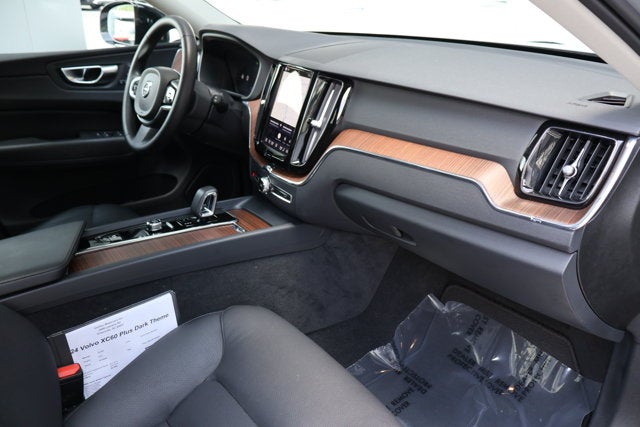 2024 Volvo XC60 Plus Dark Theme