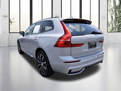 2024 Volvo XC60 Plus Dark Theme